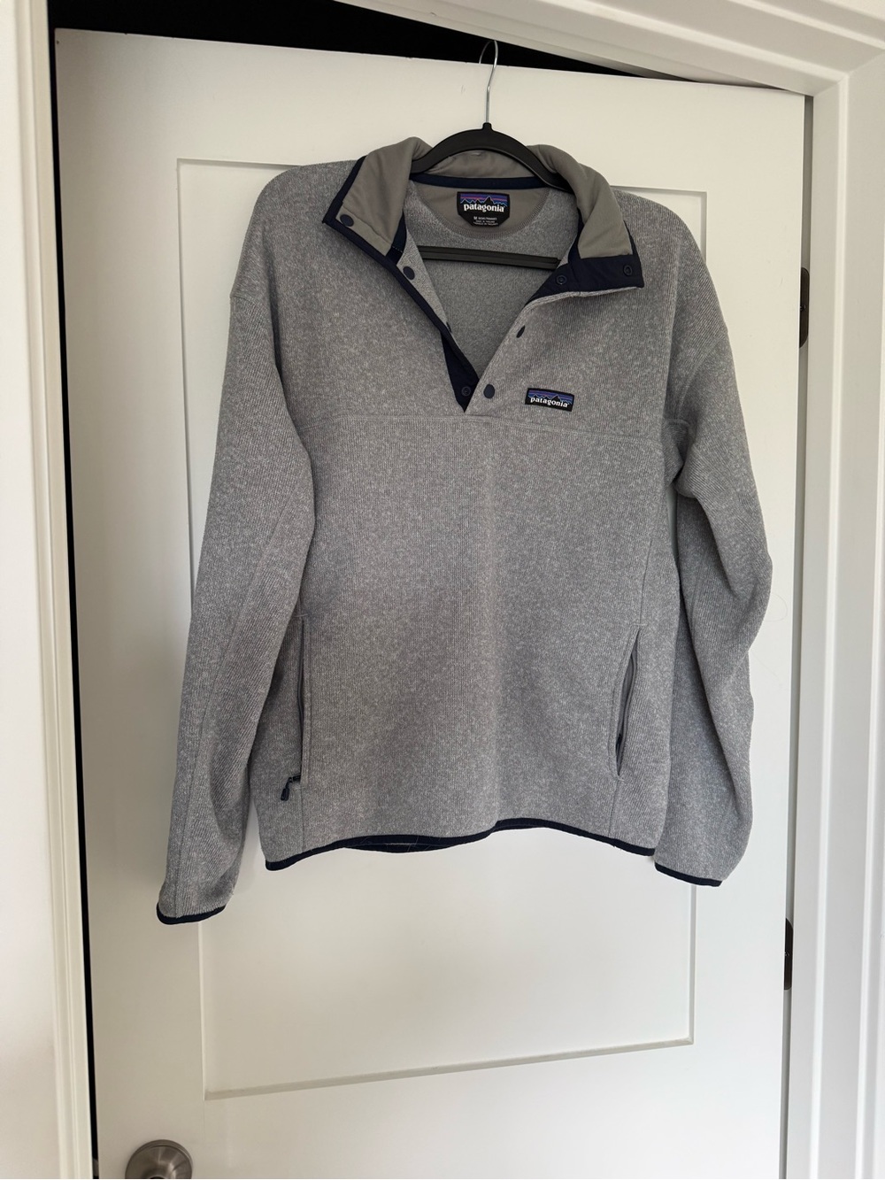 Patagonia Heather Gray Snap-T Pullover with Mountain Logo